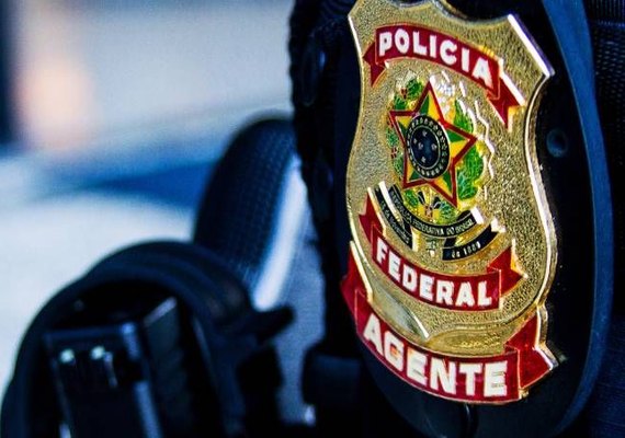 Agentes da Polícia Federal prendem dois suspeitos de abuso sexual contra crianças