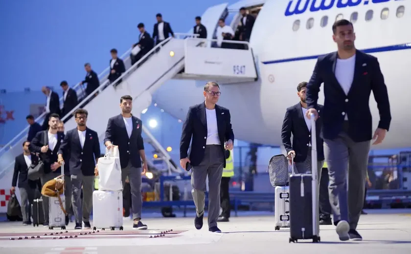 Em meio à guerra com os Estados Unidos, Irã chega para a Copa do Mundo