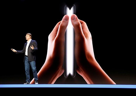 Samsung mostra modelo de celular dobrável para desenvolvedores