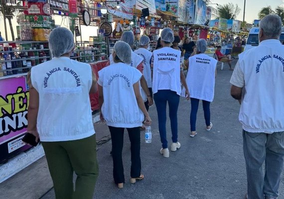 Vigilância Sanitária fiscaliza ambulantes nos últimos dias do Verão Massayó