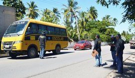 Operação conjunta fiscaliza 390 veículos em Maragogi, no litoral norte