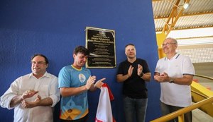 Governador Renan Filho entrega ginásio esportivo em Penedo