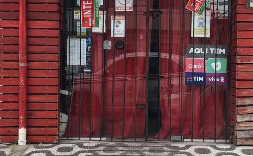 Vigilância Sanitária interdita farmácia no bairro do Vergel do Lago