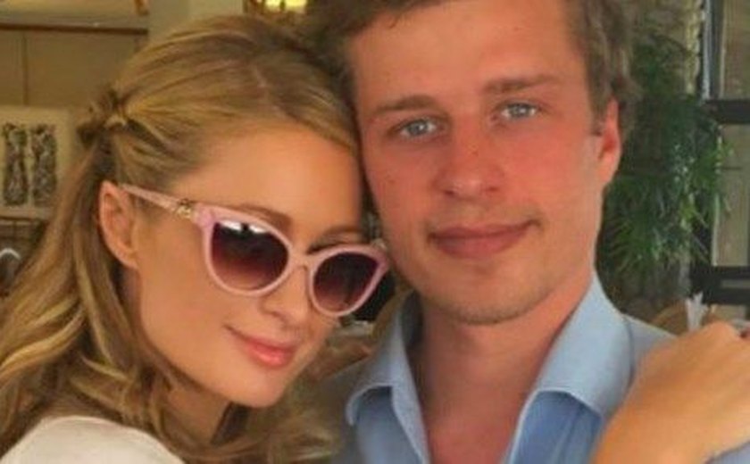 Irmão caçula de Paris Hilton é preso por roubo de carro em Los Angeles