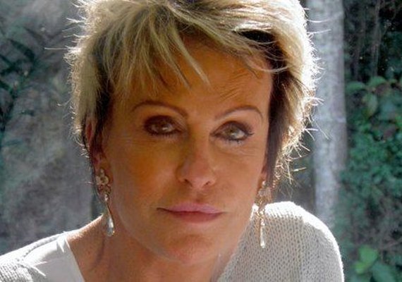 Solteira, Ana Maria Braga dispensa relacionamento: 'Me acho bonita e gostosa'