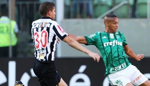 Atlético-MG empata com Palmeiras com 2 a menos em jogo de três pênaltis