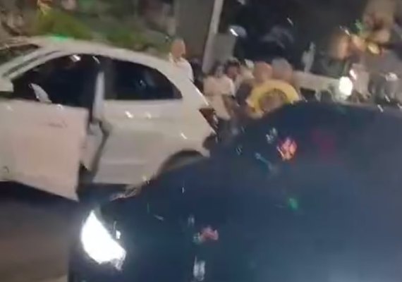 Motorista embriagada é presa após causar acidente com seis veículos na orla da Pajuçara