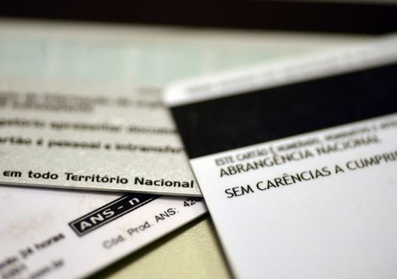 Plano de saúde coletivo não pode ser cancelado durante tratamento