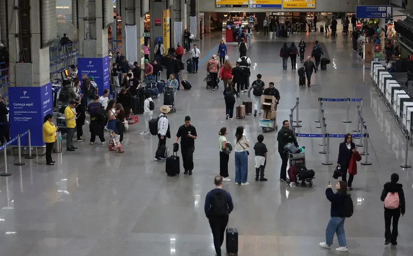 Turismo internacional no Brasil bate recorde em 2025