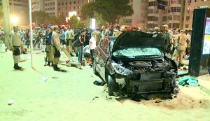 Motorista invade calçadão e deixa feridos na Praia de Copacabana