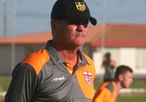 CRB anuncia contratação de Mazola Júnior para vaga deixada por Dado Cavalcanti