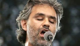 Cantor Andrea Bocelli cai de cavalo e é internado na Itália