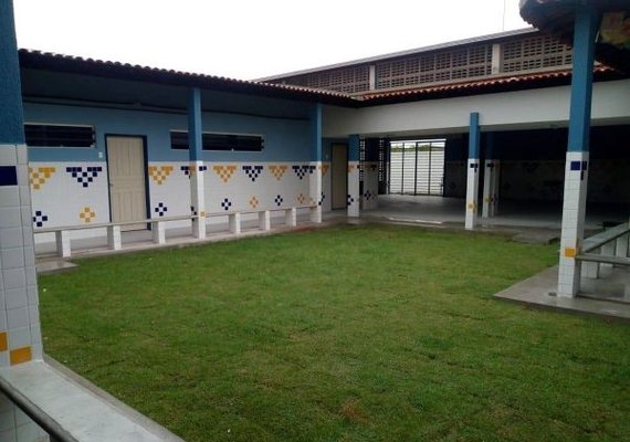 Governo de AL entrega mais uma escola reconstruída nesta quarta