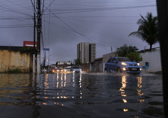 Em 12 horas, choveu quase o esperado para o mês inteiro em Maceió