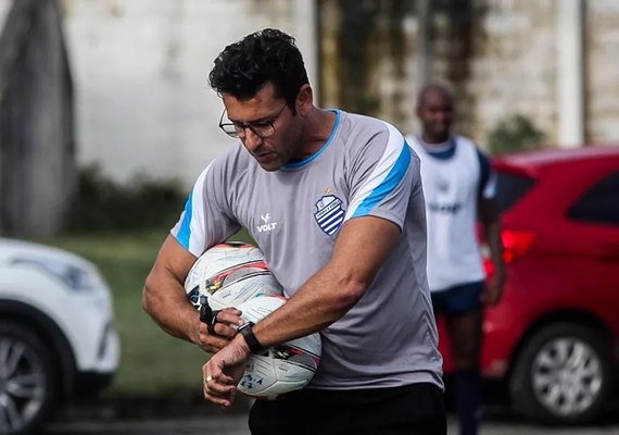 Direção do CSA não fala em mudar de treinador até o jogo do Bahia