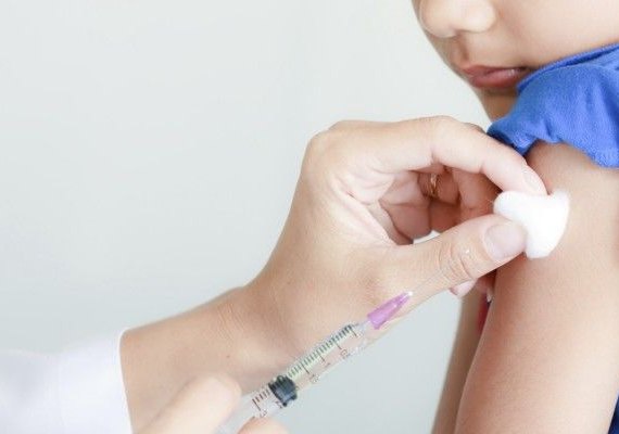 Vacinação contra vírus do HPV em meninos de 12 e 13 anos começa em Maceió