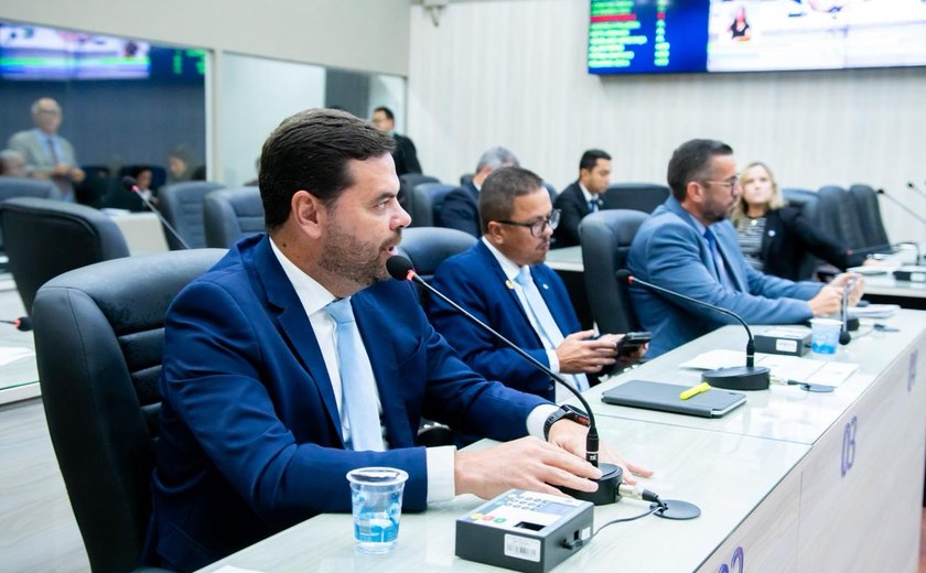 Vereador repercute entrega de pavimentação de 114 ruas na Santa Lúcia