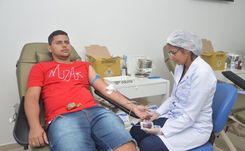 Hemoal faz coleta de sangue e cadastro de medula óssea em centro universitário nesta terça