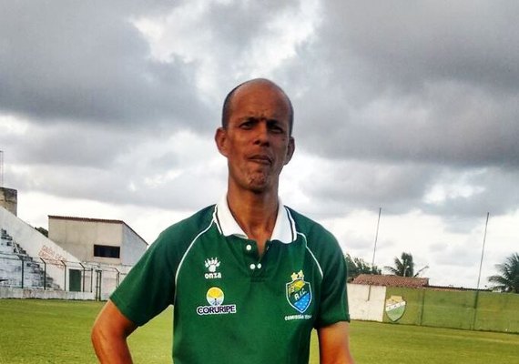 Após ficar sem vencer quatro jogos, Coruripe dispensa o técnico Joécio Barbosa