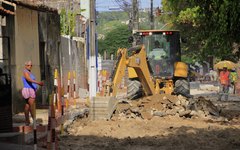 Moradores do Flexal de Baixo afirmam que foram surpreendidos com máquinas e operários, a serviço da Braskem, quebrando tudo