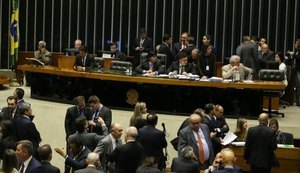 Câmara inicia discussão da PEC que estabelece fim das coligações