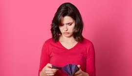 Tributação de gênero e Pink Tax escancaram desigualdade invisível no bolso das brasileiras ‌