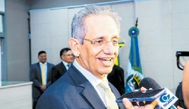 Secretário garante que JHC será candidato