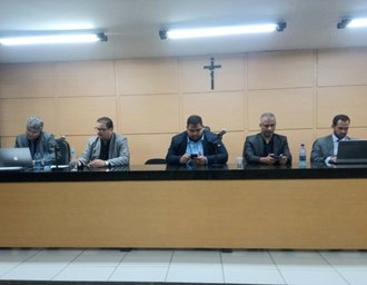Arapiraca: vereadores obedecem determinação judicial, mudam CPI e convocam 8 pessoas