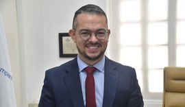 Engenheiro Luiz Neto é empossado como novo presidente da Casal