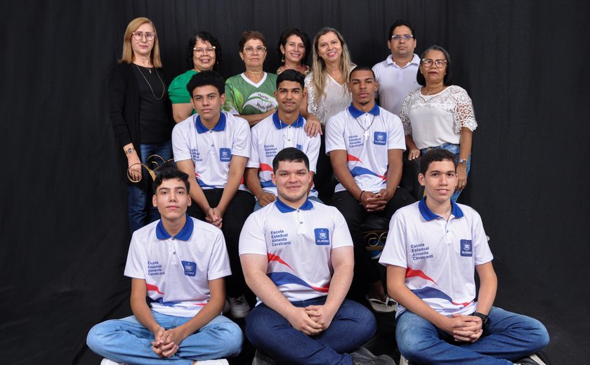 Professor inspira estudantes por meio das olimpíadas de conhecimento