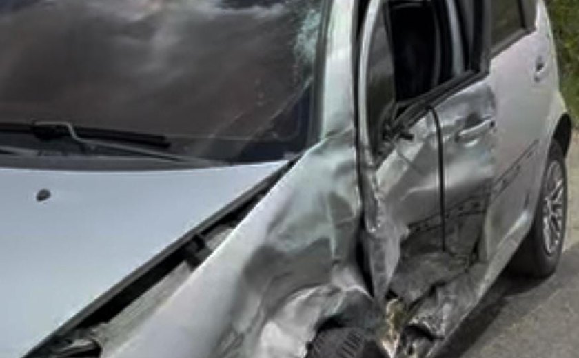 Colisão frontal deixa duas pessoas feridas em trecho da estrada entre Cajueiro e Viçosa