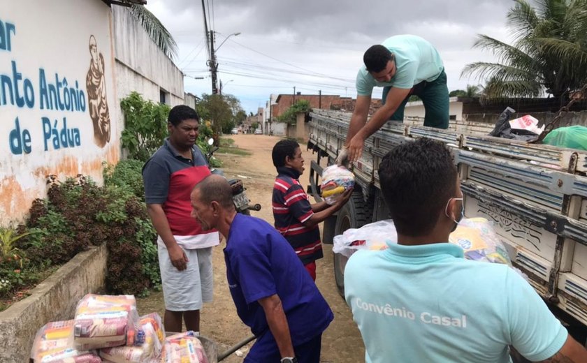 Doação de cestas básicas beneficia 96 pessoas que vivem em abrigo no Village Campestre