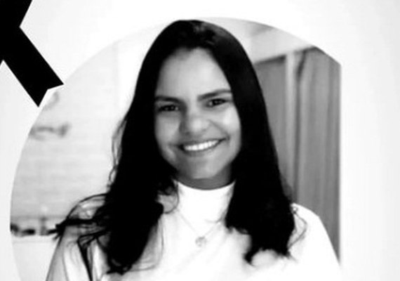 Mulher morre  em colisão envolvendo uma moto e um carro de passeio