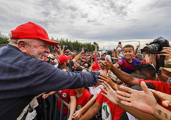 'Agricultura familiar tem capacidade de alimentar nosso país', diz Lula em assentamento do MST