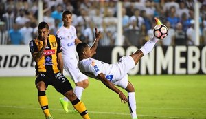 Santos bate Strongest e vira líder na Libertadores