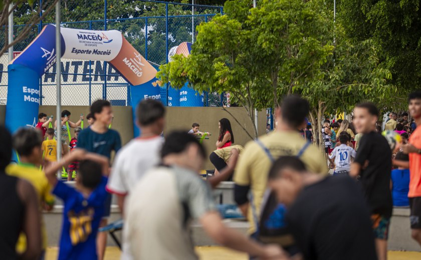 Crianças participam de tarde recreativa no bairro Santa Amélia