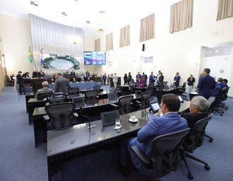 Assembleia mantém seis vetos a projetos de lei durante sessão ordinária