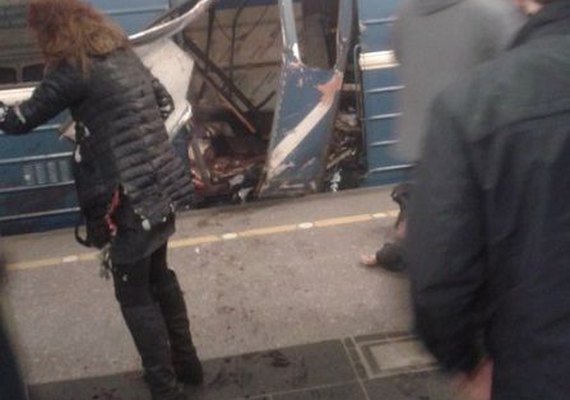 Explosão deixa mortos no metrô de São Petersburgo, na Rússia
