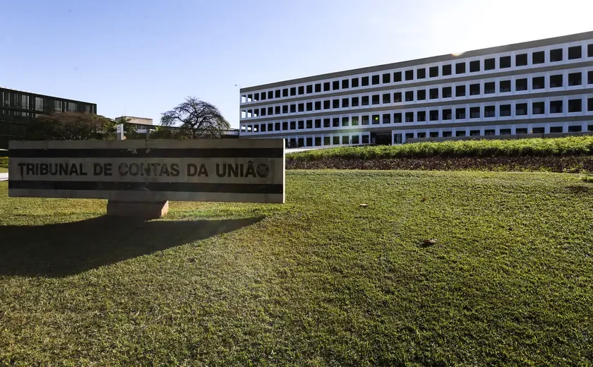 Câmara aprova PEC que considera tribunais de Contas órgãos permanentes