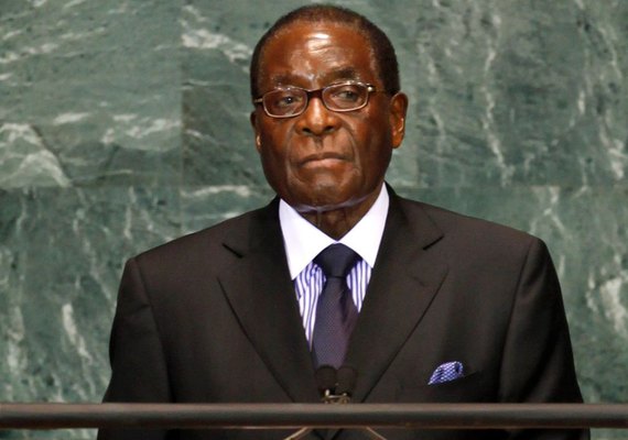 Presidente do Zimbábue não renuncia e pede que país volte à normalidade
