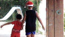 Centenas de crianças e idosos passam noite de Natal em abrigos em Alagoas