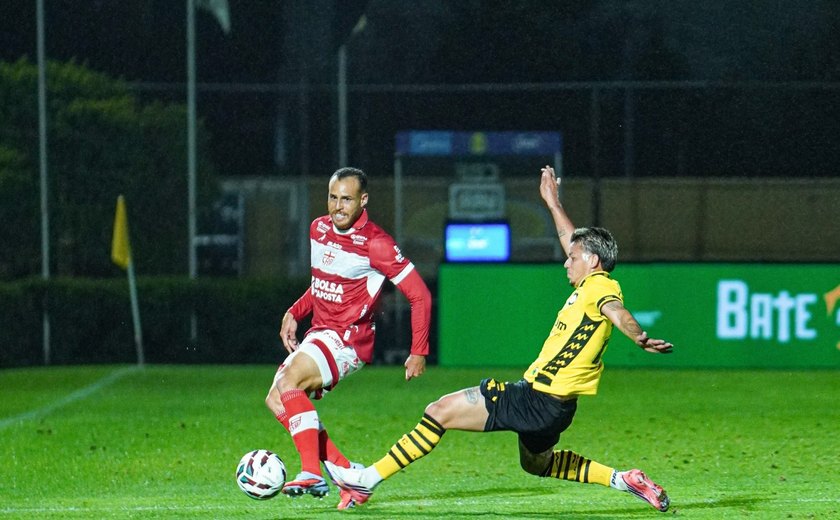 CRB abre placar com Thiaguinho, mas toma virada e perde do São Bernardo por 3x 1