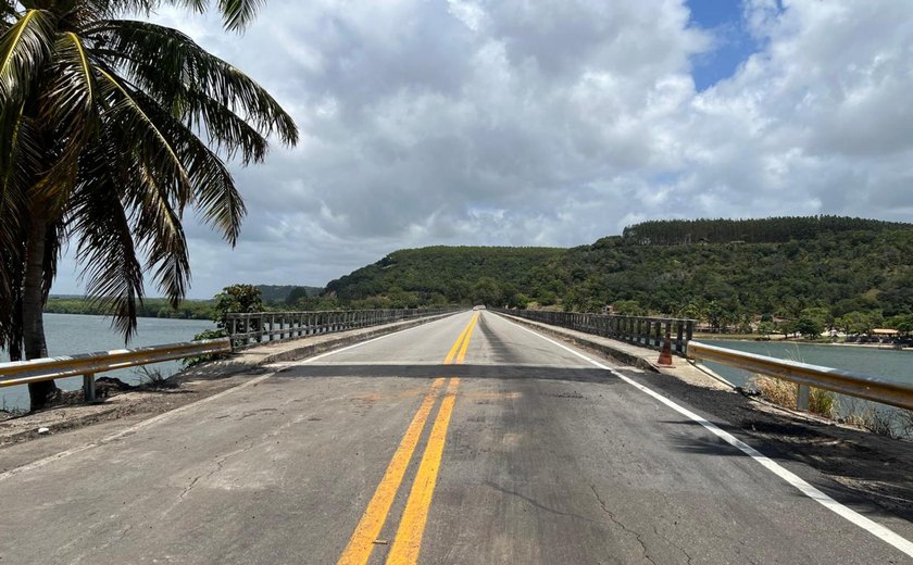 Departamento de Estradas de Rodagem restaura cabeceira da ponte sobre o Rio São Miguel