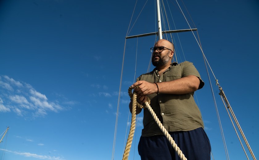 Mesclando poesia e música, compositor Chico Torres lança o disco “Segunda Navegação”