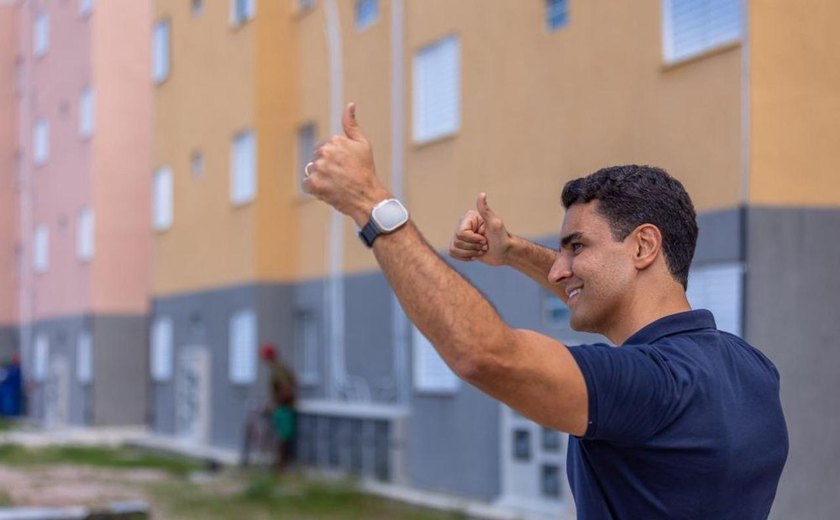 Popular e elogiado, JHC se torna centro das atenções