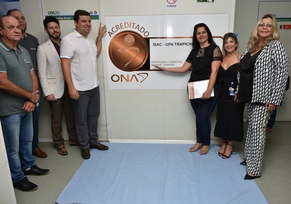 Prefeitura de Maceió entrega selo de acreditação à UPA do Trapiche