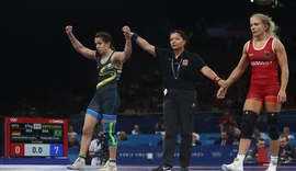 Giullia Penalber avança e luta pelo bronze no wrestling nesta sexta