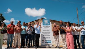 Governo de Alagoas entrega oito quilômetros de ruas pavimentadas em Coqueiro Seco