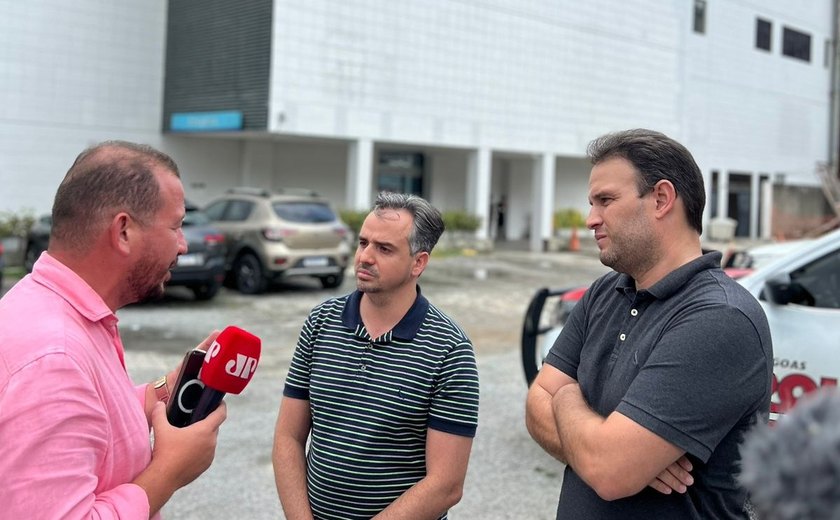 Vereadores Joãozinho e Zé Márcio Filho fiscalizam Hospital do Coração e não encontram equipamentos para atender a população