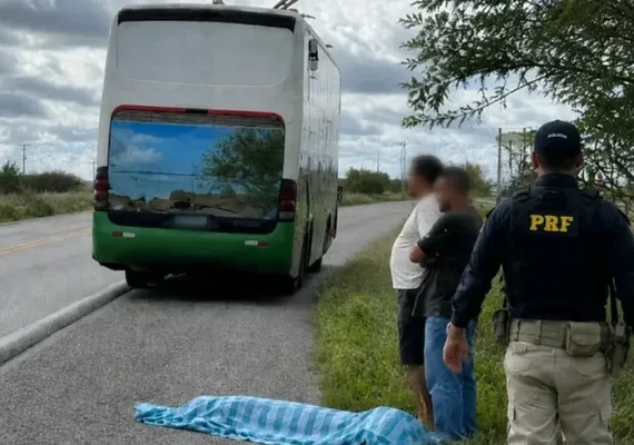 Mulher morre após ser atropelada por ônibus na BR-423, em Delmiro Gouveia